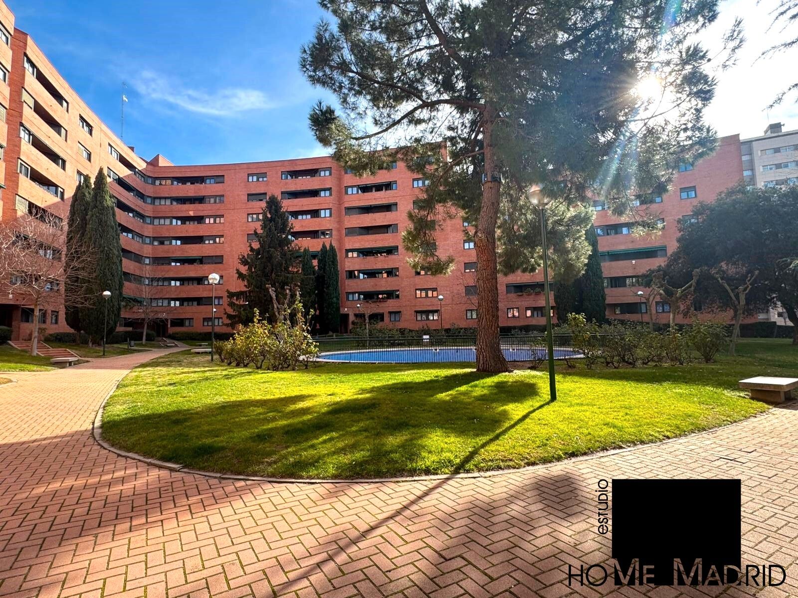 Exterior view of Flat to rent in  Madrid Capital  with Heating, Private garden and Parquet flooring