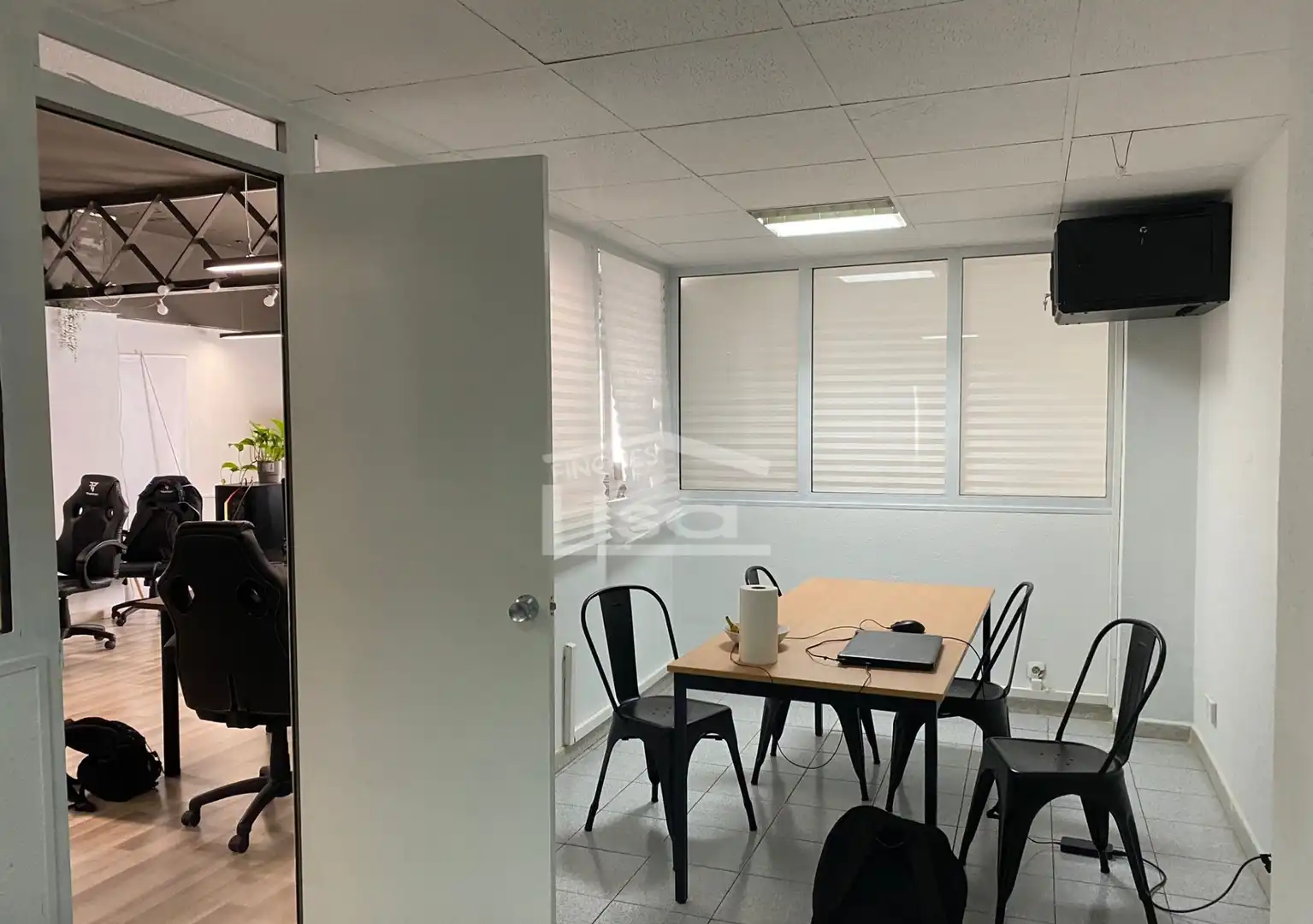 Commercial properties for sale in Barcelona  with Air Conditioner