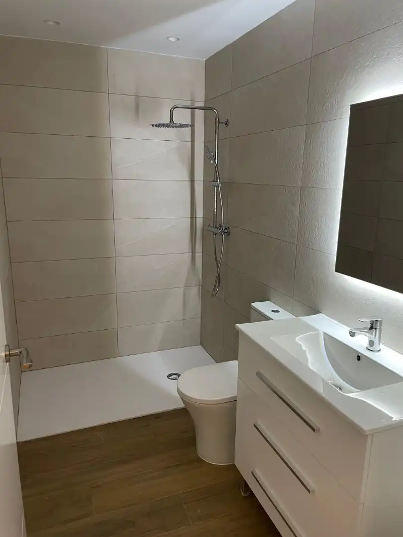 Baño de Planta baja en venta en Elche / Elx con Aire acondicionado, Terraza y Horno