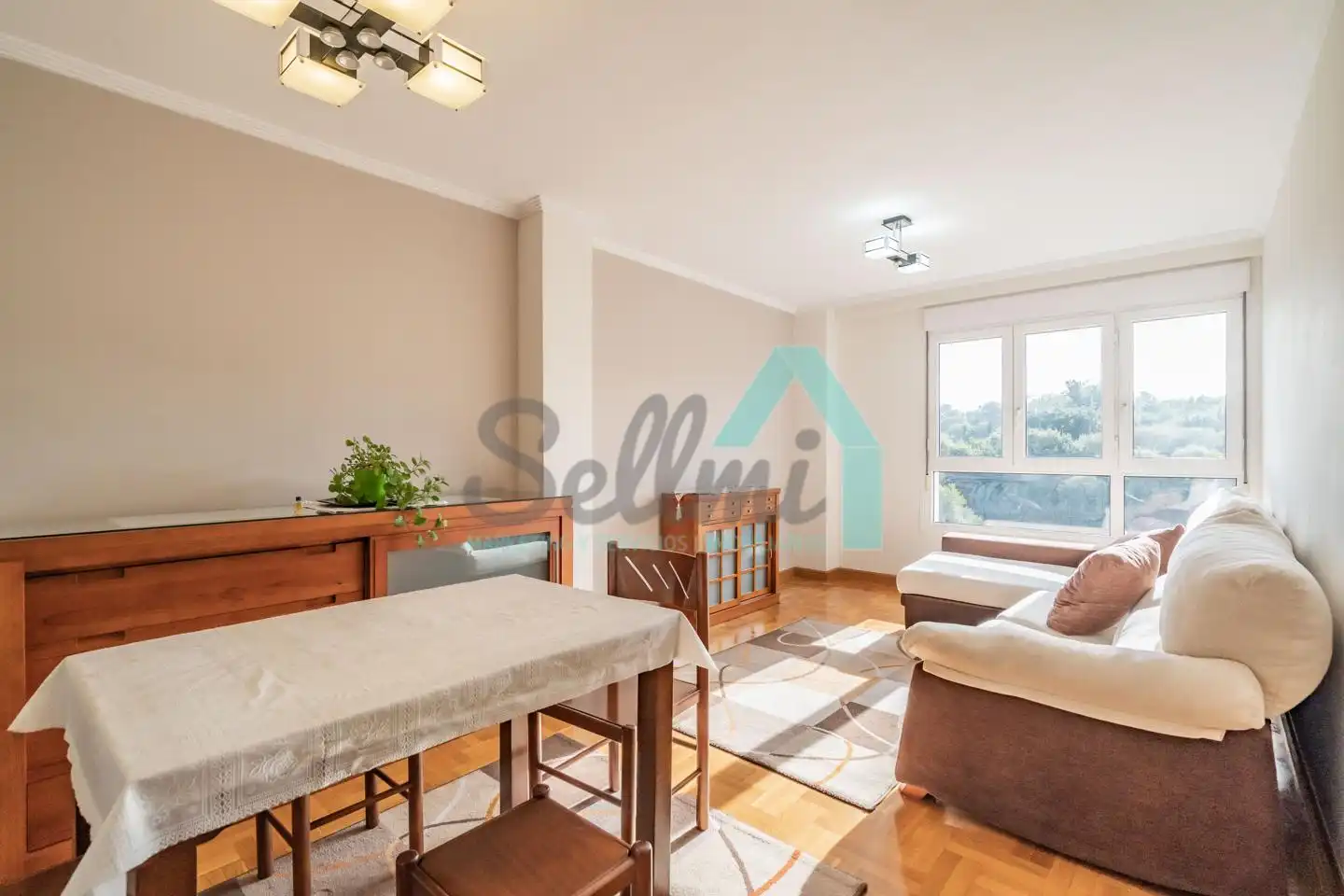Living room of Flat for rent in Oviedo   with Heating, Parquet flooring and Furnished