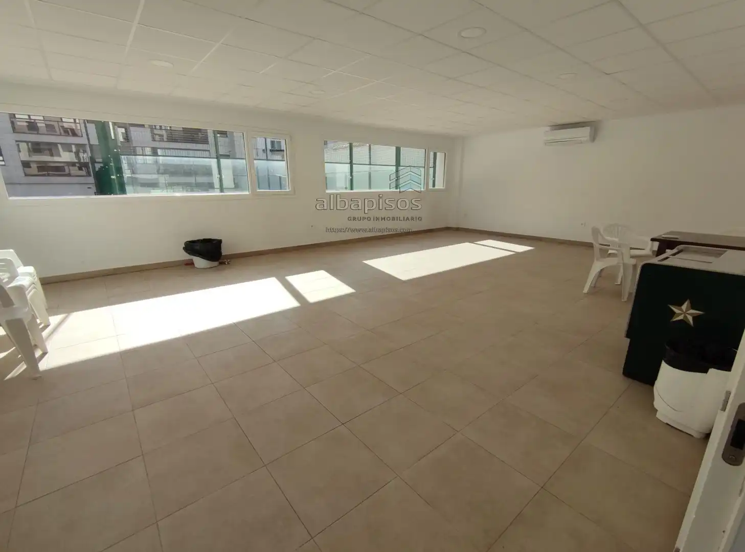 Wohnung zur Miete in Albacete mit Heizung, Terrasse und Abstellraum