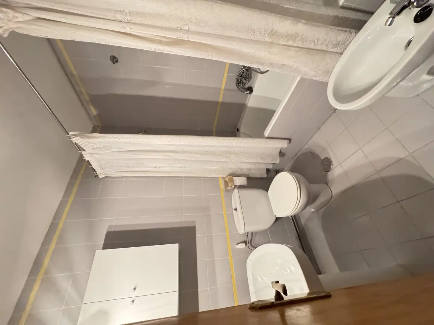 Baño de Piso de alquiler en Cuerva con Aire acondicionado, Calefacción y Terraza