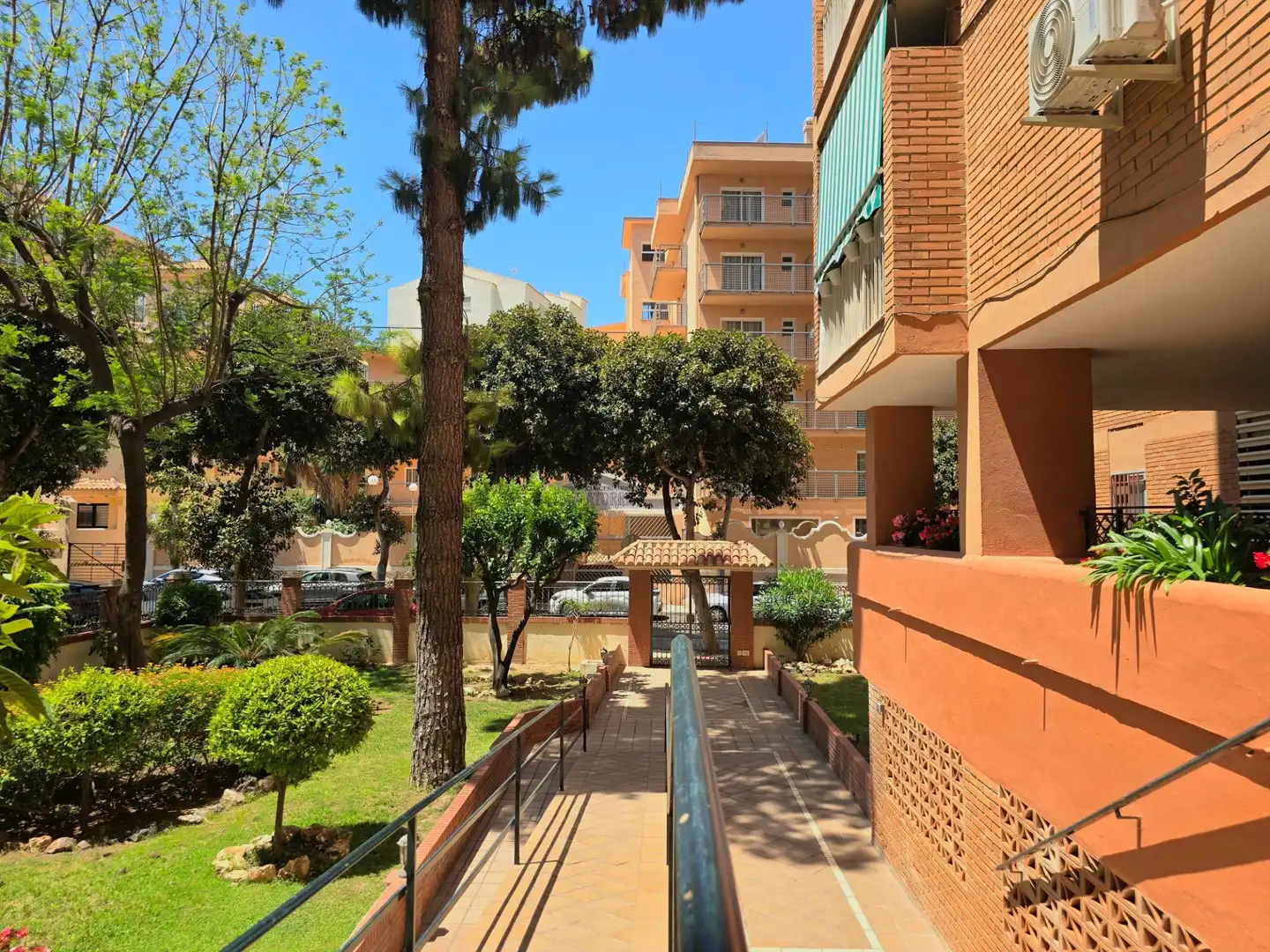 Außenansicht von Wohnung zum Verkauf in Torremolinos mit Klimaanlage, Parkett und Terrasse