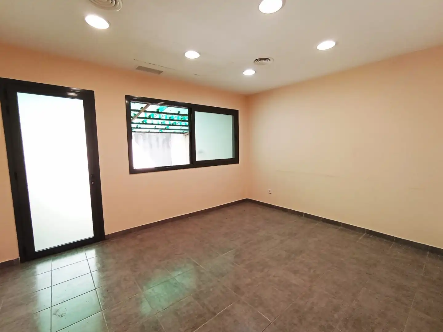Local comercial de lloguer a Lluis Puigjaner 8, imagen 7