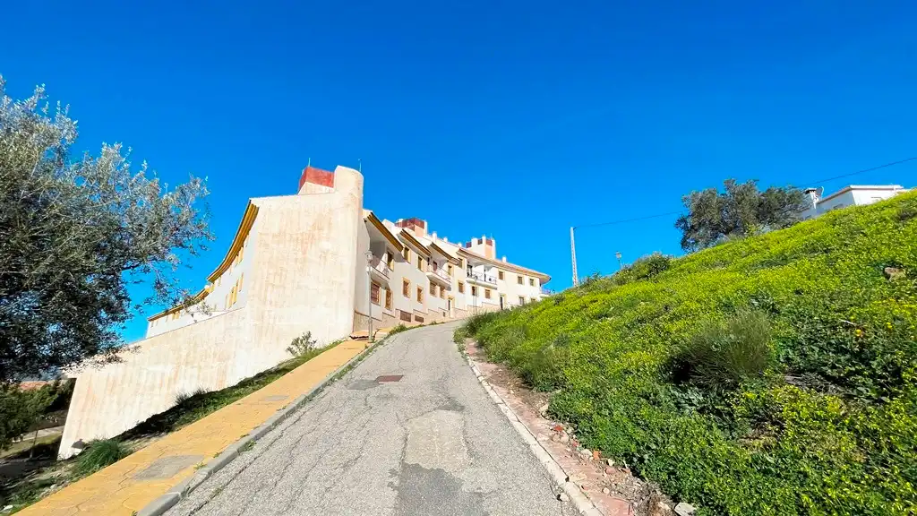 Vista exterior de Piso en venta en Alcaucín con Piscina comunitaria