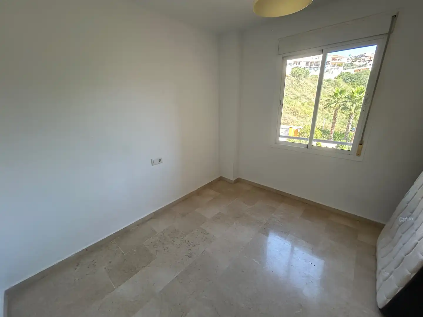Habitación de Piso en venta en Málaga con Terraza, Balcón y Piscina comunitaria