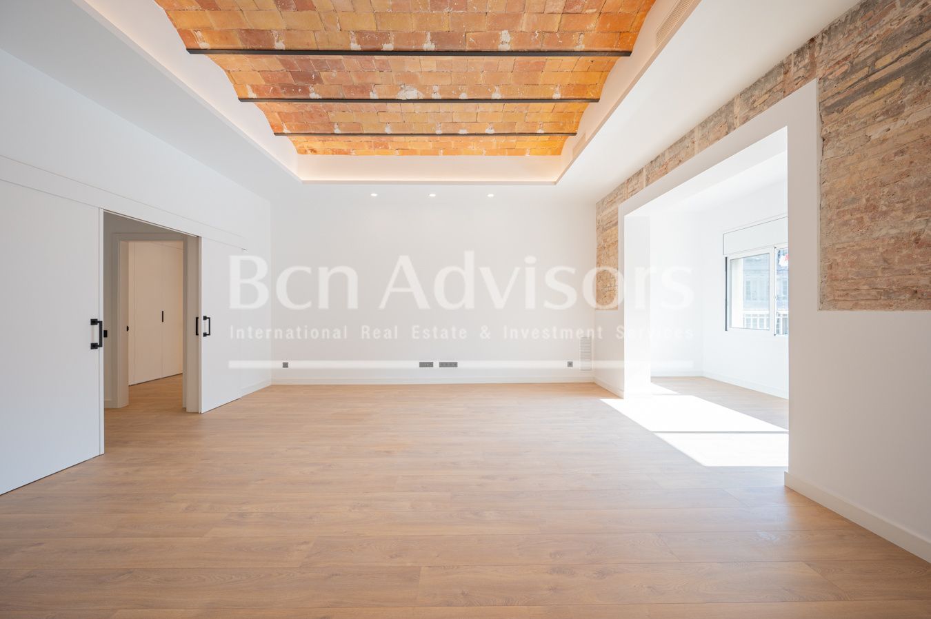 Living room of Flat for sale in  Barcelona Capital  with Air Conditioner, Heating and Parquet flooring