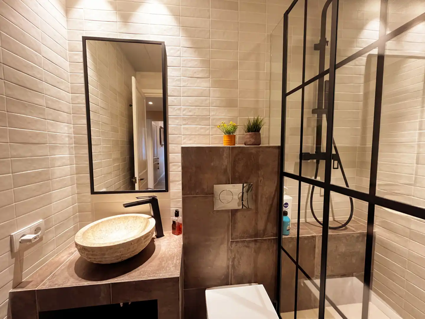 Baño de Piso en venta en Girona con Aire acondicionado, Calefacción y Amueblado