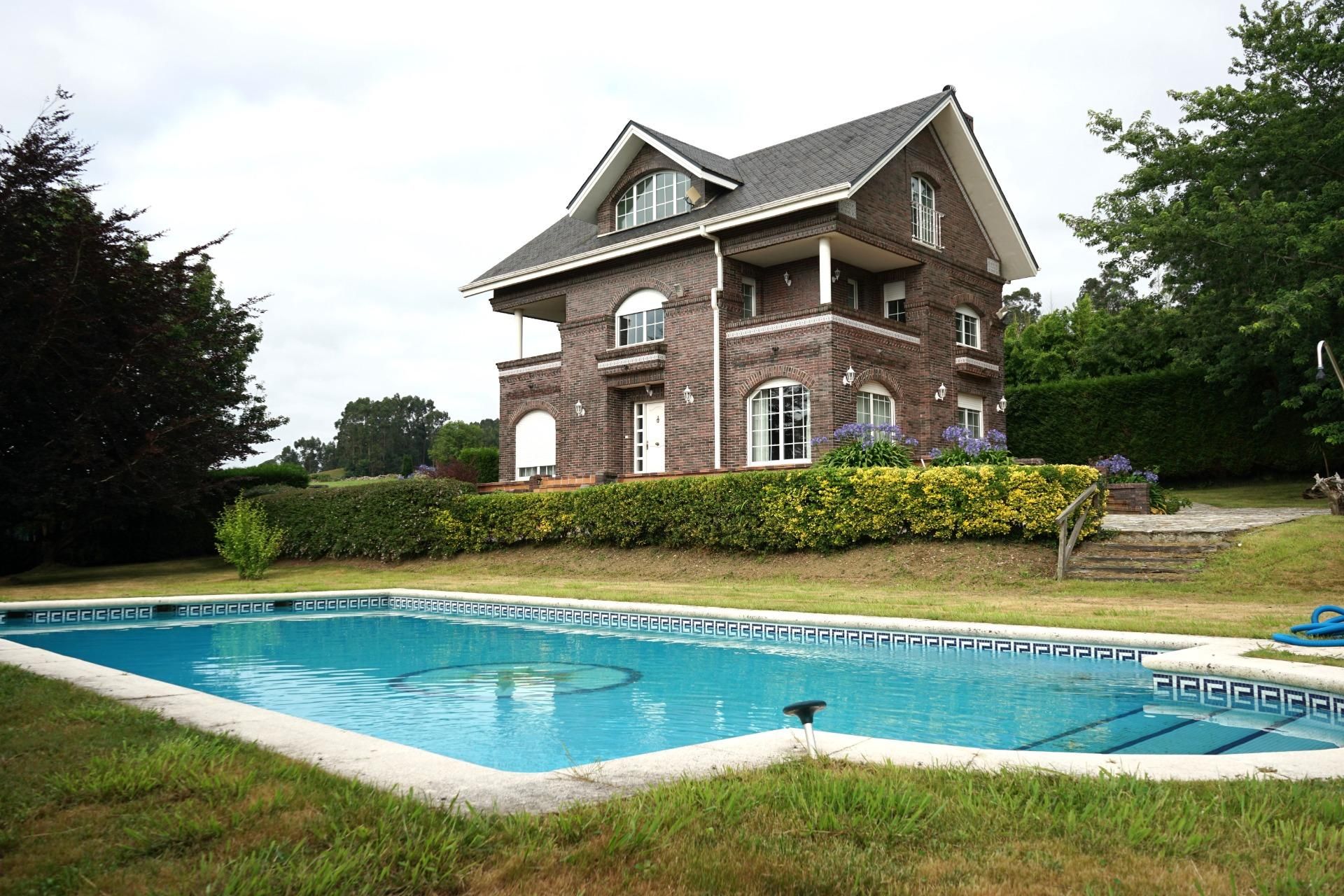 Swimming pool of House or chalet for sale in Reocín  with Heating, Private garden and Terrace