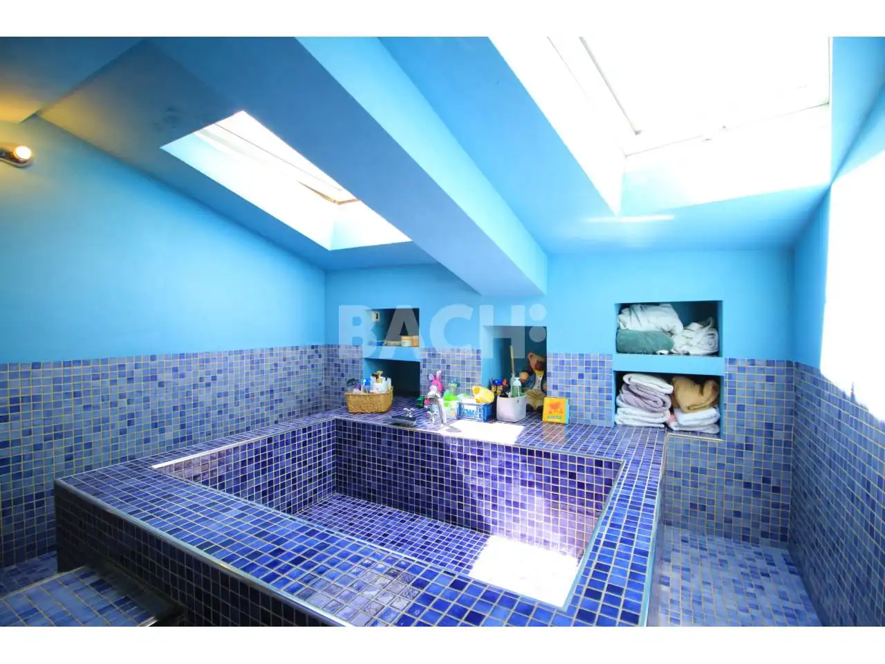 Baño de Ático en venta en Vic con Aire acondicionado, Calefacción y Parquet
