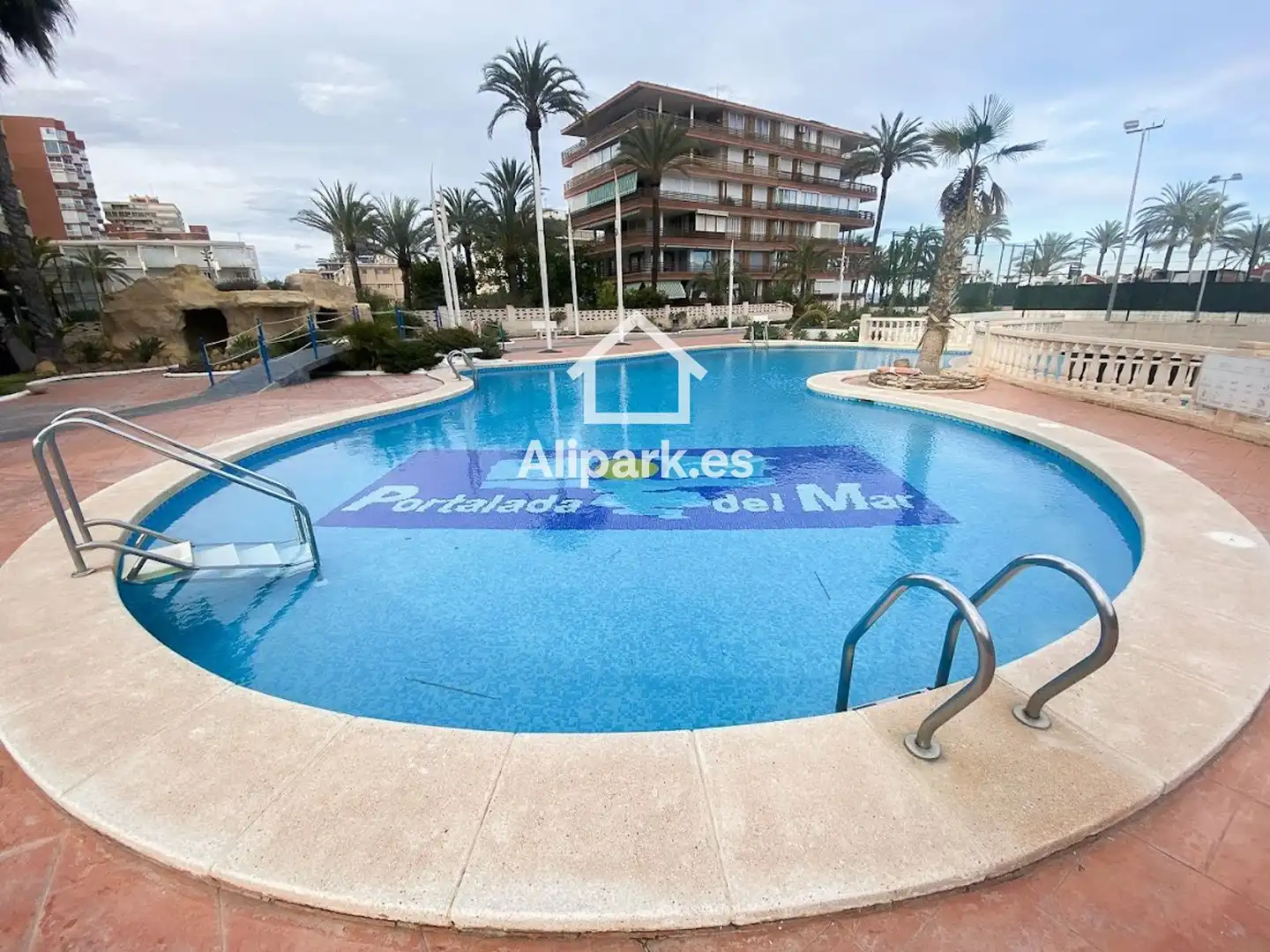 Piscina de Pis en venda en Alicante / Alacant amb Aire condicionat, Calefacció i Terrassa