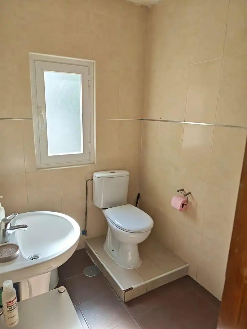 Badezimmer von Wohnung zur Miete in Granada mit Privatgarten, Möbliert und Balkon