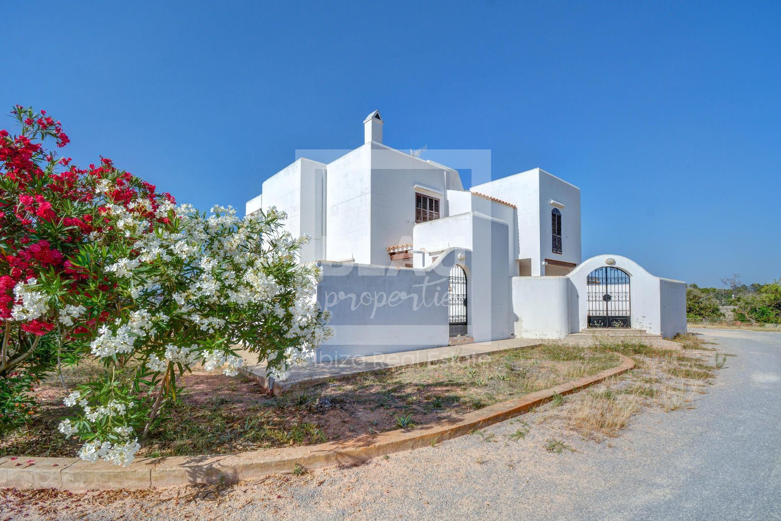 Vista exterior de Casa o xalet en venda en Sant Josep de sa Talaia amb Aire condicionat, Terrassa i Traster