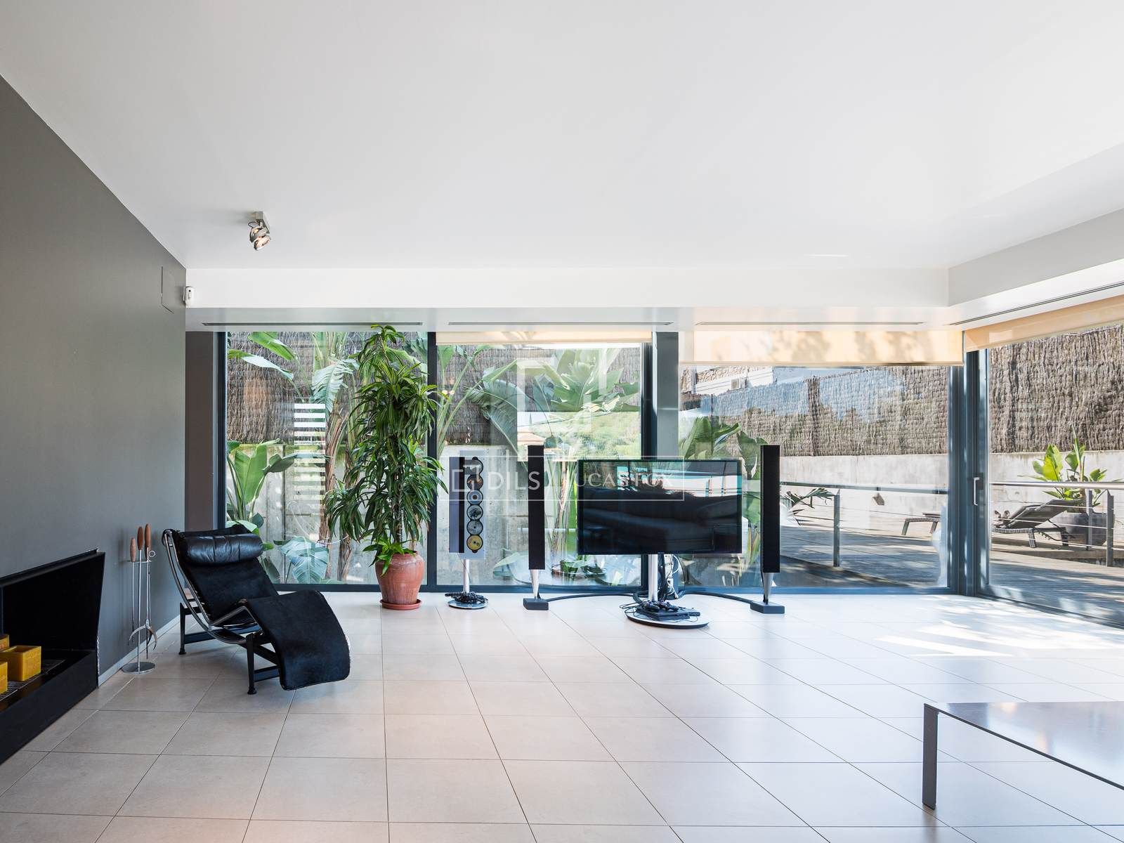 Living room of Houses for sale in Sant Cugat del Vallès  with Air Conditioner, Heating and Terrace