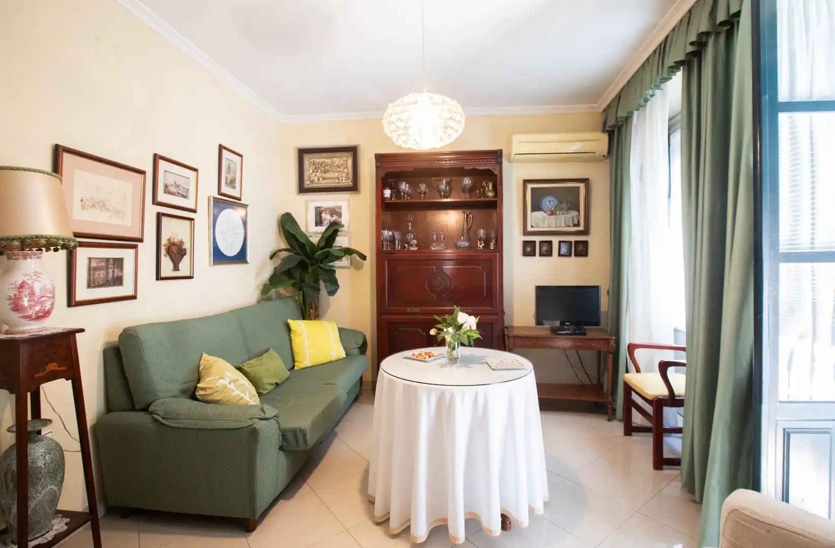 Sala de estar de Edificio en venta en Sevilla