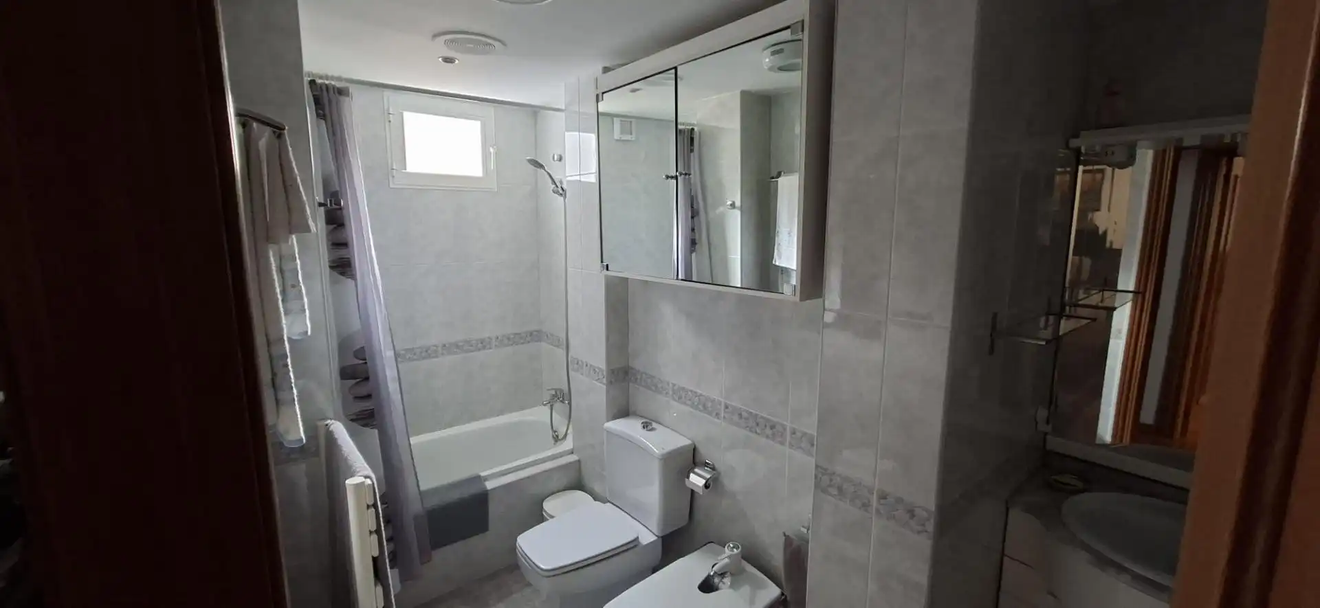 Baño de Piso de alquiler en Granada con Calefacción, Amueblado y Balcón