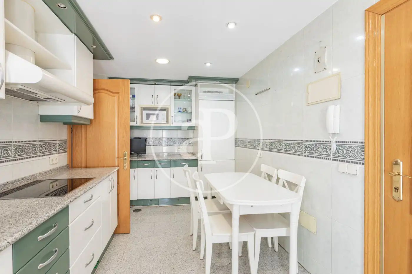 Kitchen of Flat for rent in Madrid  with Air Conditioner, Heating and Private garden