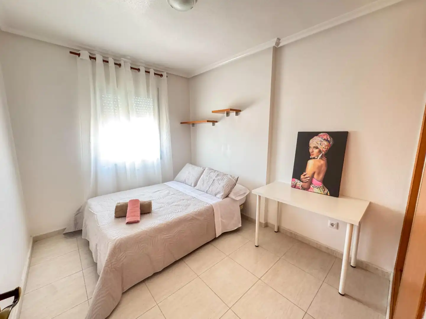 Habitación de Apartamento de alquiler en Orihuela con Aire acondicionado, Calefacción y Jardín privado