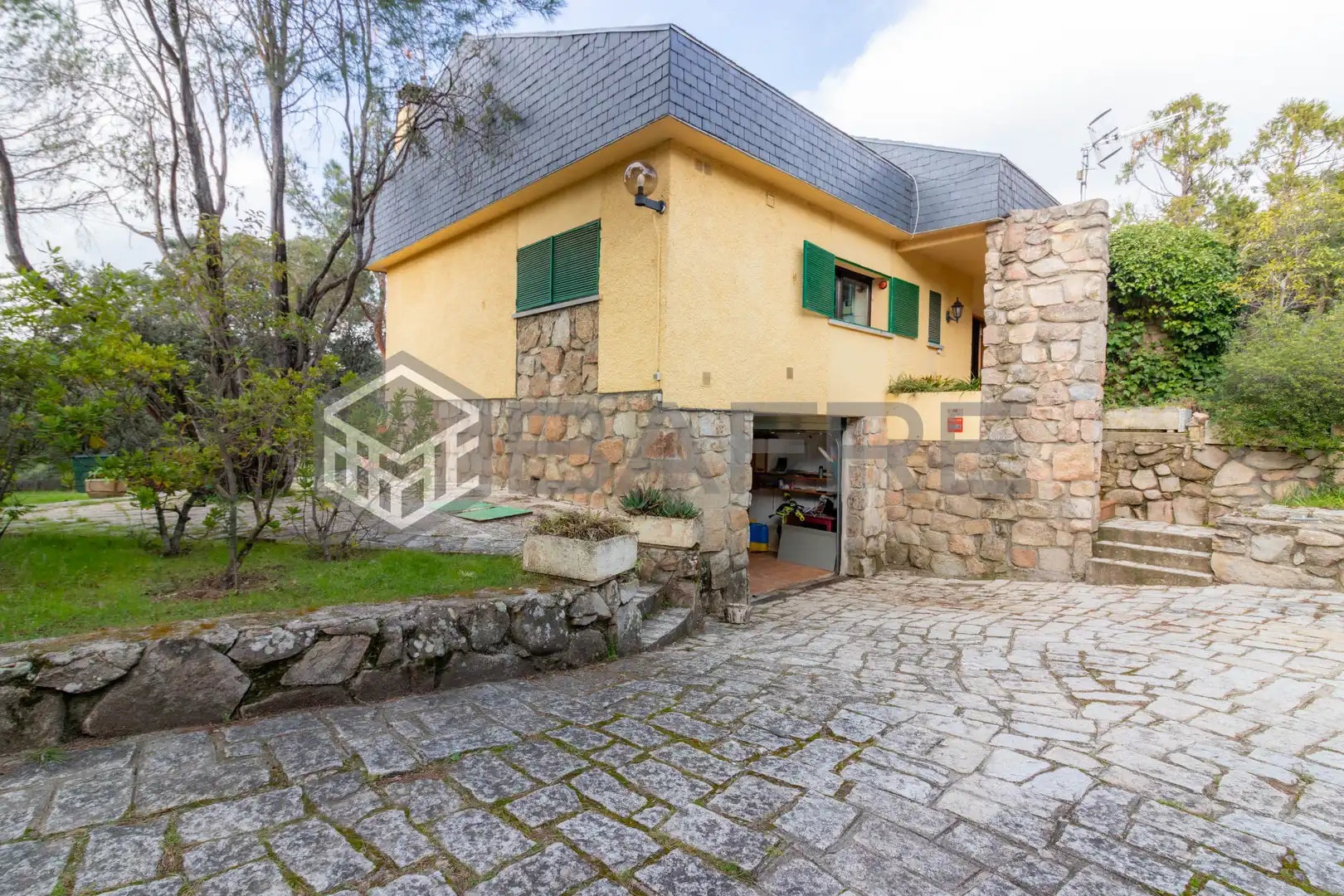 Vista exterior de Casa o chalet en venta en Navalagamella con Calefacción, Jardín privado y Terraza