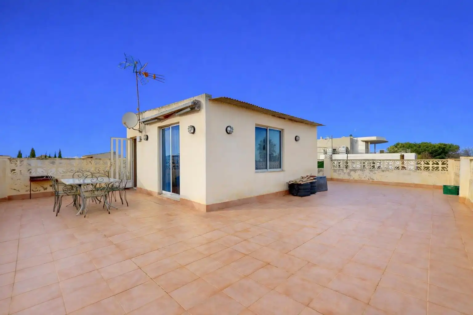 Terrasse von Wohnung zum Verkauf in San Pedro del Pinatar mit Klimaanlage, Terrasse und Möbliert