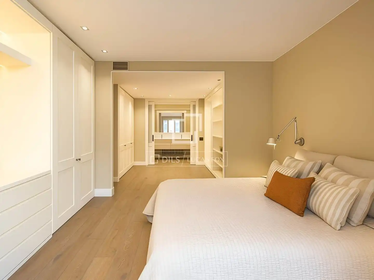 Schlafzimmer von Wohnung zum Verkauf in Barcelona mit Klimaanlage, Heizung und Parkett