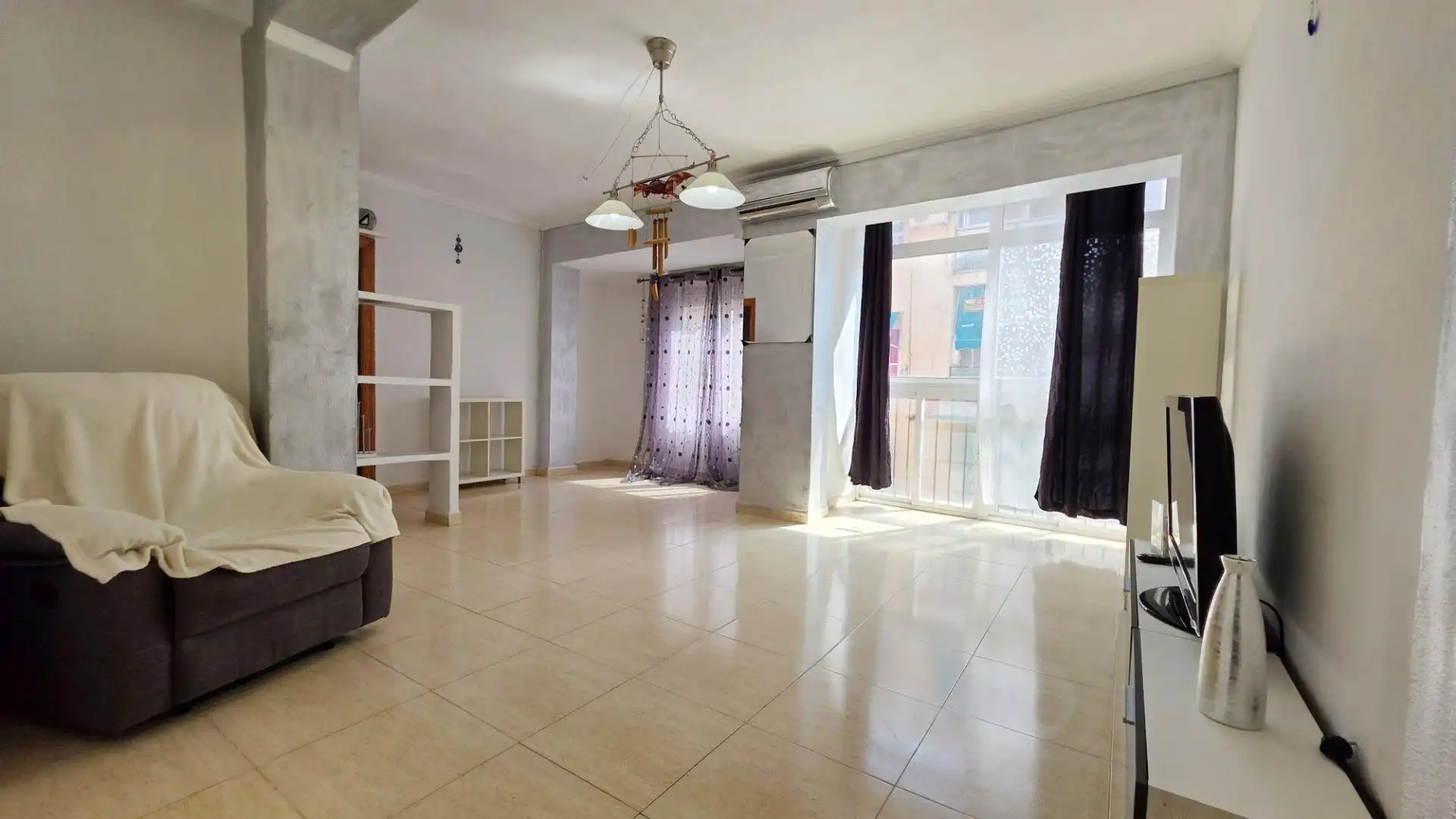 Wohnung zur Miete in Calle monforte del cid, Carolinas Altas