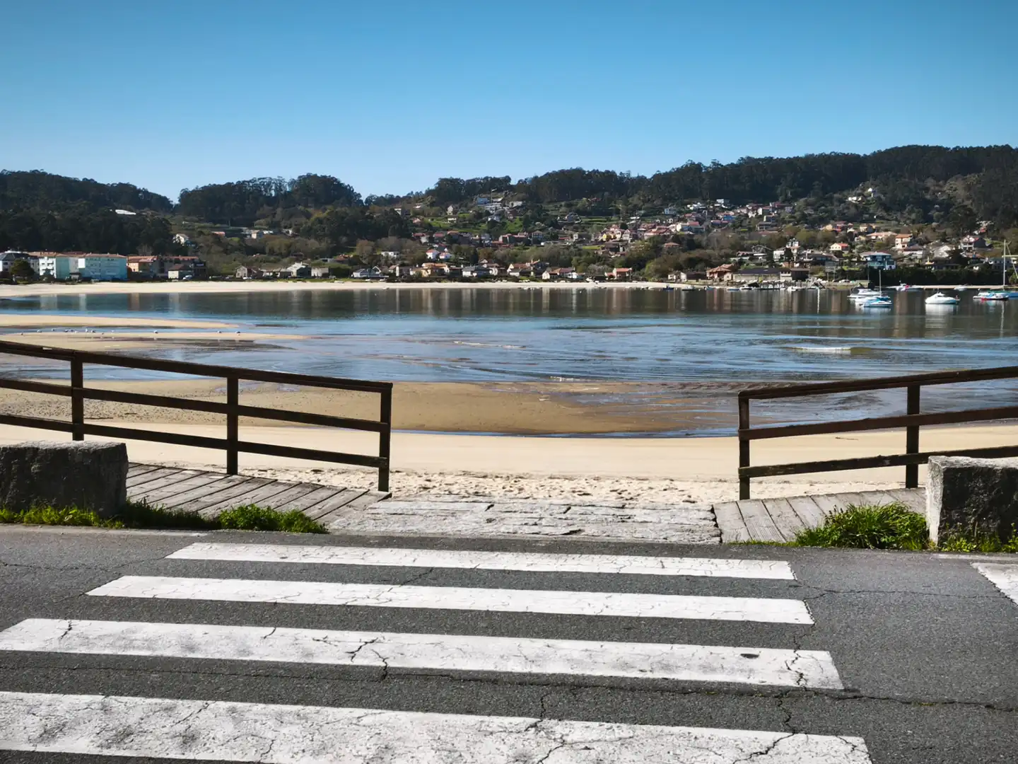 Exterior view of Flat for sale in Cangas   with Air Conditioner, Heating and Furnished