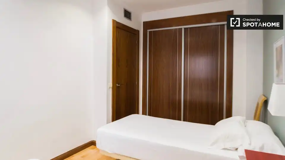 Flat for rent in Adelfas