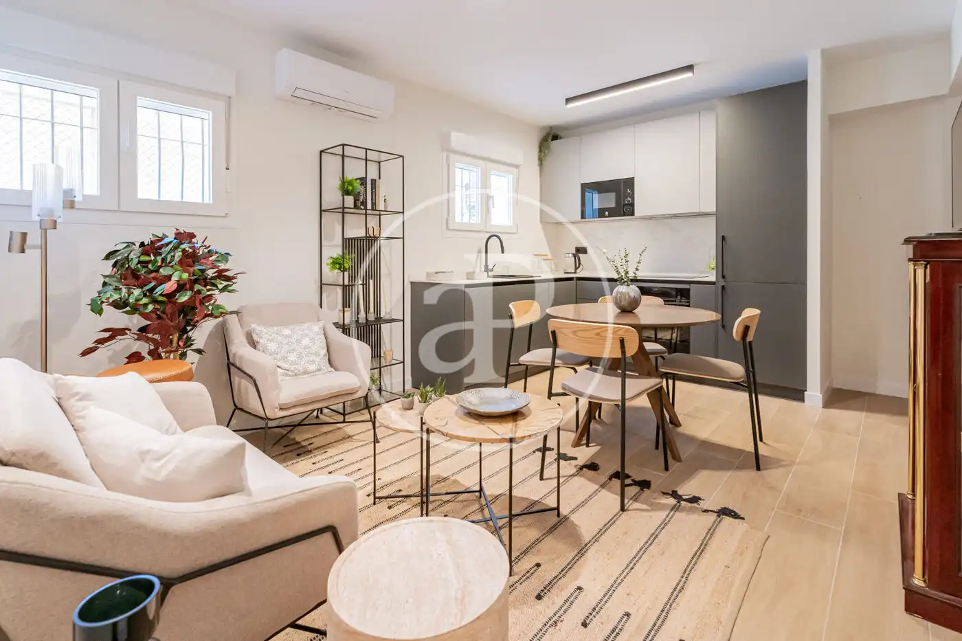 Living room of Flat for rent in Madrid  with Air Conditioner, Heating and Furnished