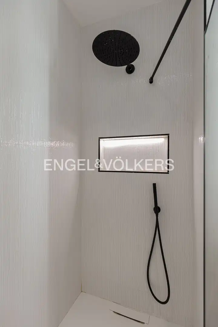 Bathroom of Flat for rent in Madrid  with Air Conditioner, Heating and Furnished