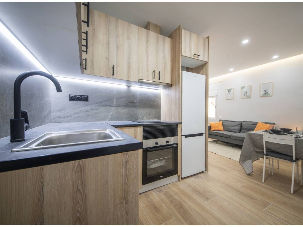 Cuina de Pis en venda en  Barcelona Capital amb Aire condicionat, Parquet i Alarma