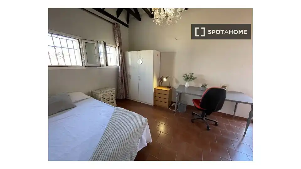 Habitación de Piso de alquiler en Sevilla con Aire acondicionado, Calefacción y Amueblado