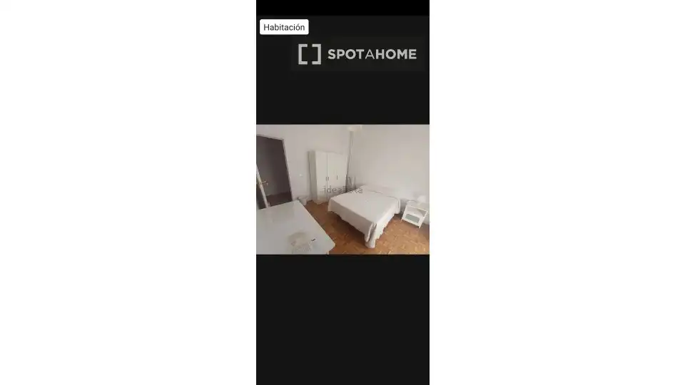 Habitación de Apartamento para compartir en Madrid con Aire acondicionado, Terraza y Amueblado
