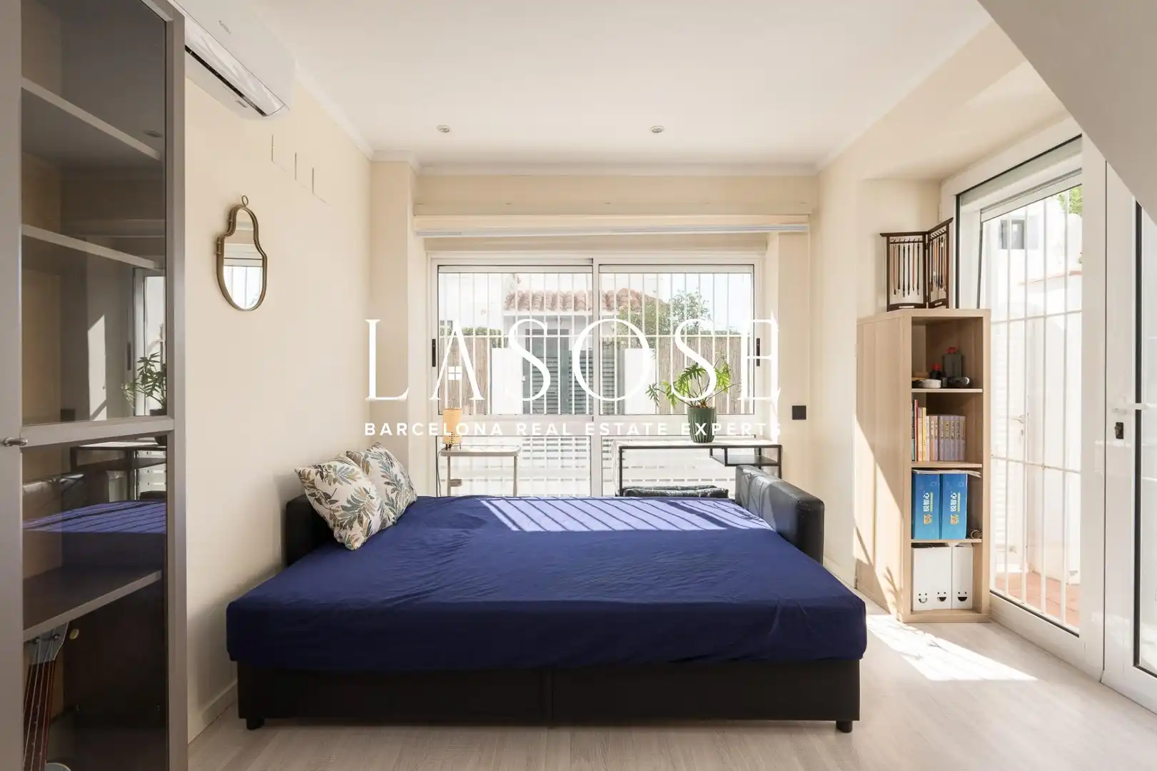 Dormitori de Loft de lloguer en Barcelona amb Aire condicionat, Jardí privat i Terrassa