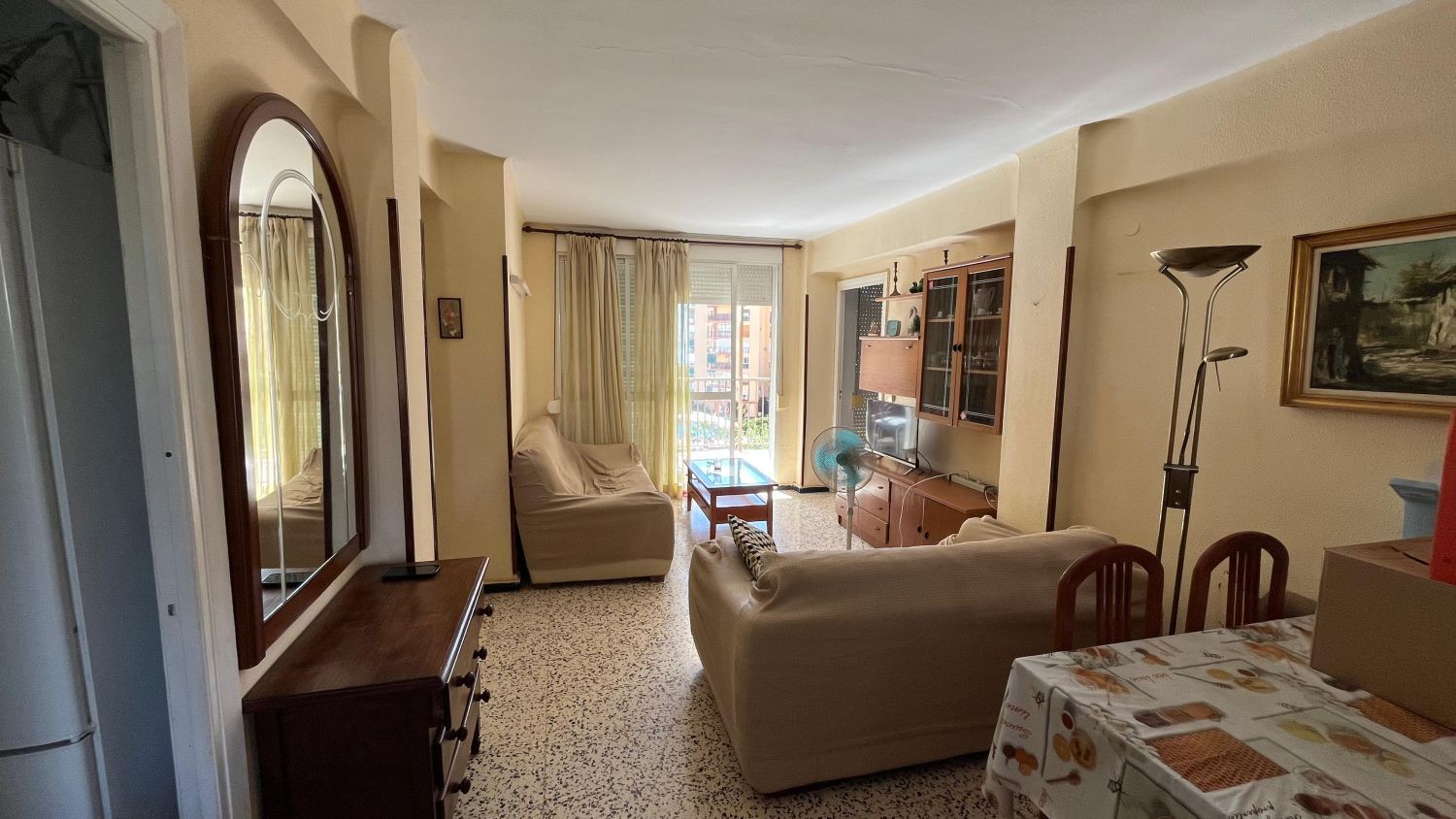 Sala de estar de Apartamento en venta en Torremolinos con Terraza y Piscina comunitaria