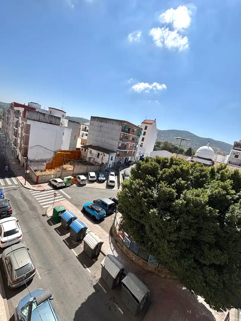 Vista exterior de Pis de lloguer en Plasencia amb Moblat, Forn i Rentadora