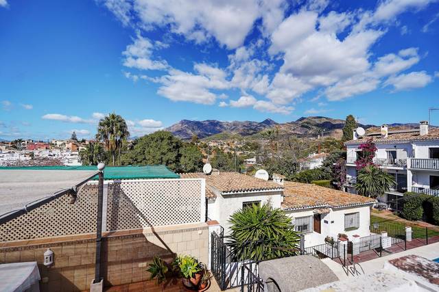 Casa adosada en Venta en Marbella - Marbella,Calle Cristo de los Molinos en Bello Horizonte - Lindasol