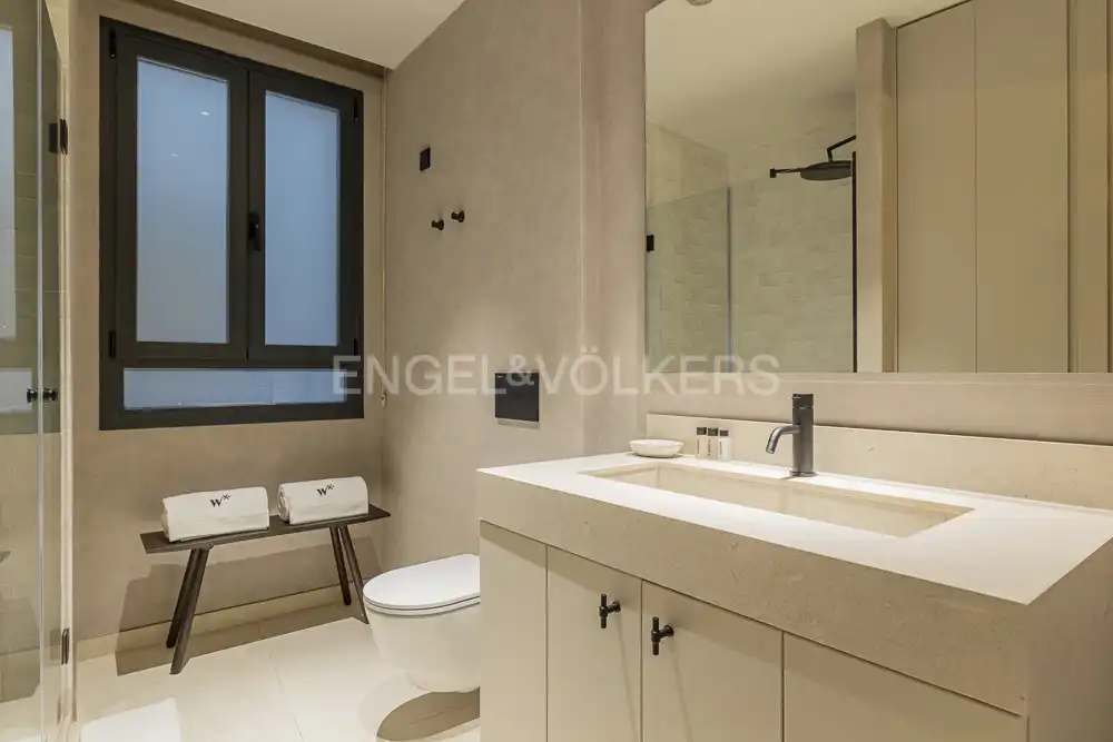 Bathroom of Flat for rent in Madrid  with Air Conditioner, Heating and Furnished