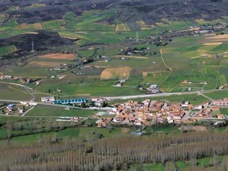 Country house for sale in Villaquilambre