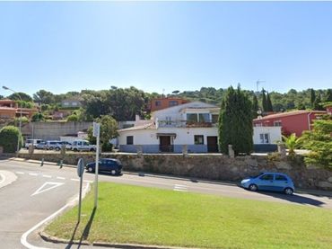 Detached house with balcony for sale in Carrer de la Creu 49