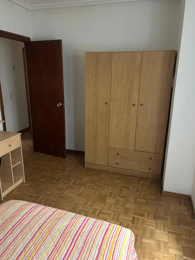 Habitación de Piso en venta en Arévalo con Calefacción, Terraza y Amueblado
