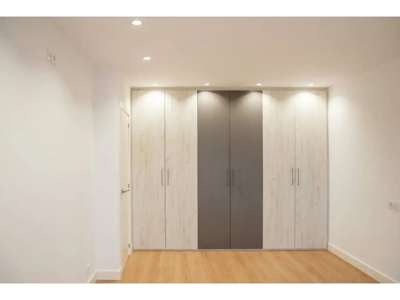 Bedroom of Flat for sale in Laredo  with Heating