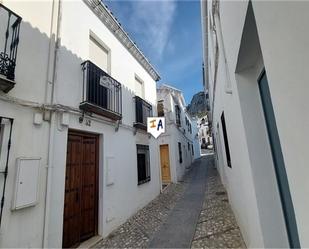 Vista exterior de Casa adosada en venda en Zuheros amb Terrassa, Traster i Internet