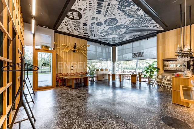 Local comercial en Alquiler en Diagonal Mar i el Front Marítim del Poblenou