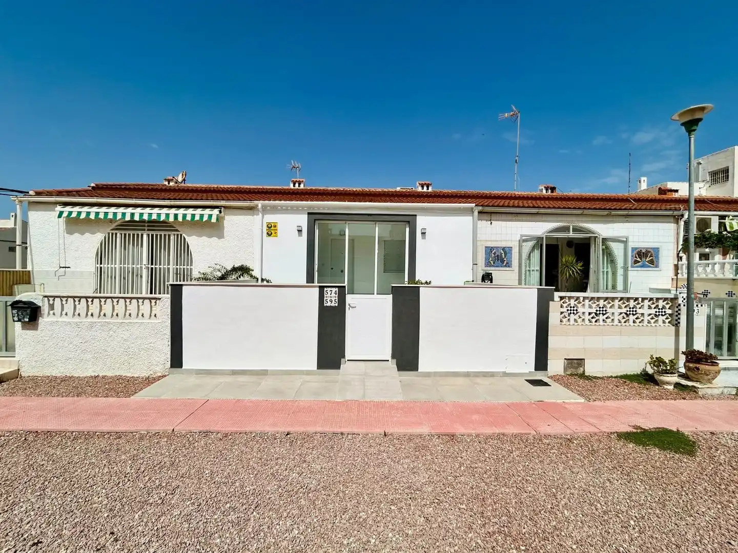 Exterior view of Houses for sale in Elche / Elx