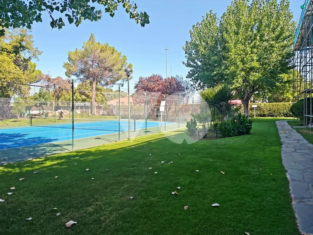 Piscina de Pis en venda en Paracuellos de Jarama amb Aire condicionat, Calefacció i Parquet