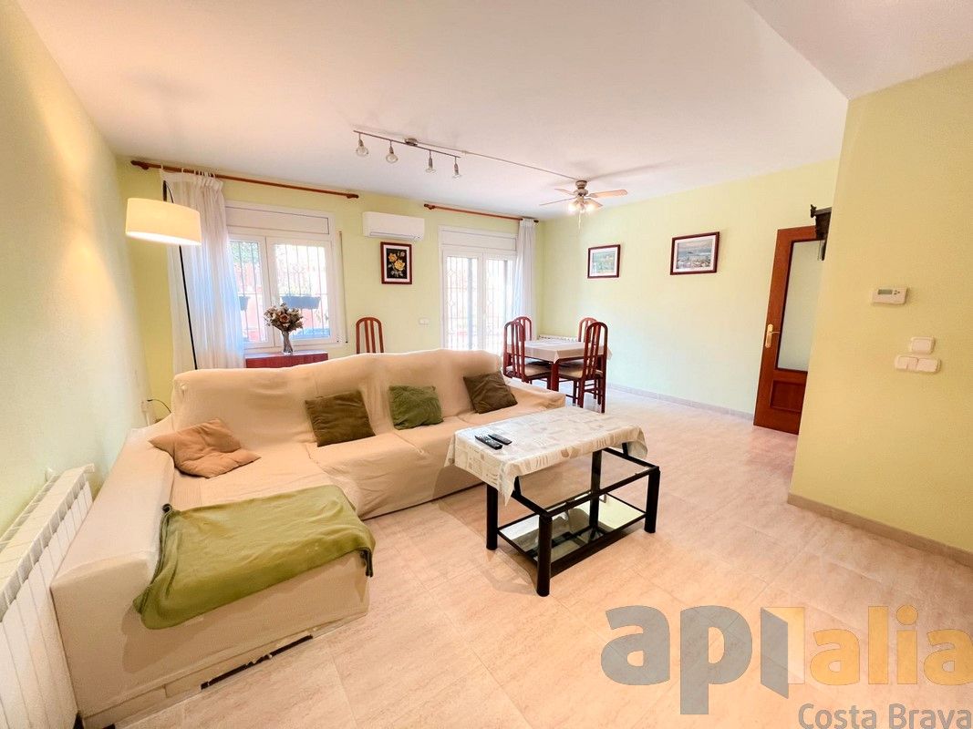 Living room of Flat for sale in Sant Feliu de Guíxols  with Heating and Terrace