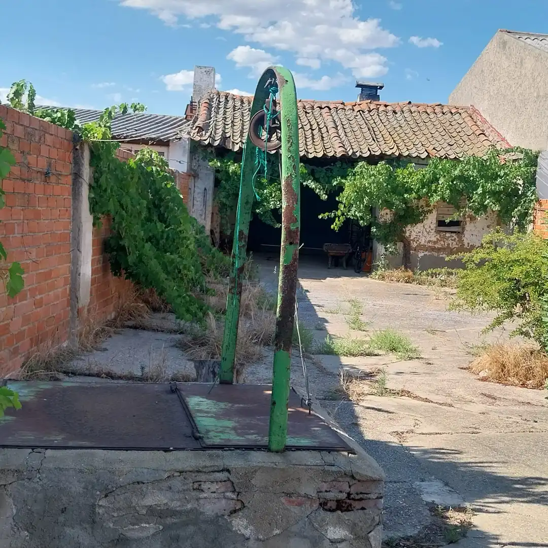 Aparcament de Casa o xalet en venda en Matapozuelos amb Calefacció, Jardí privat i Terrassa