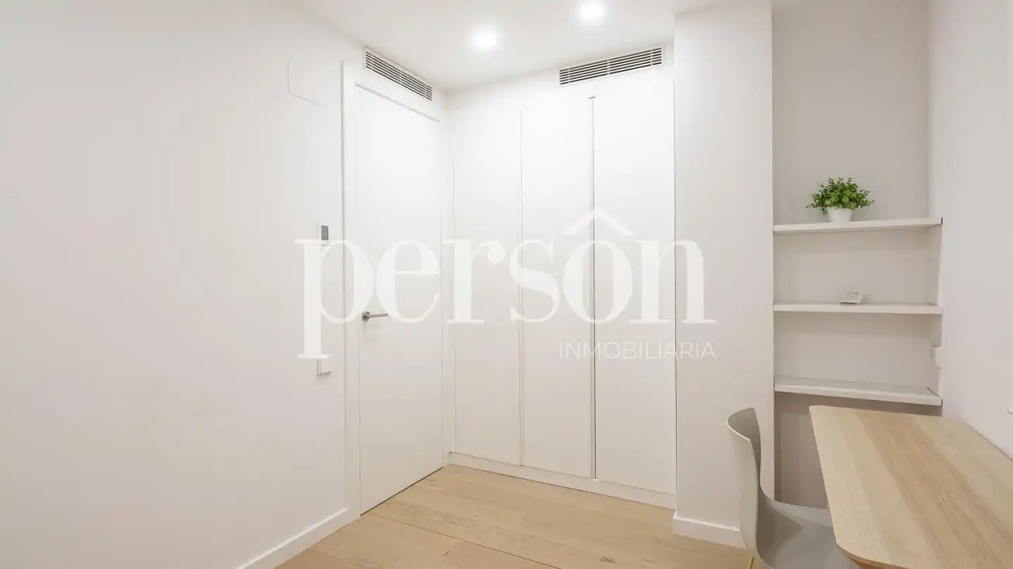 Habitación de Piso de alquiler en Valencia con Aire acondicionado, Terraza y Amueblado