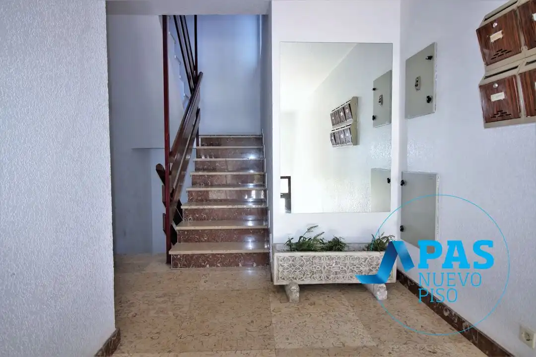 Piso en venta en Santander con Calefacción, Trastero y Amueblado